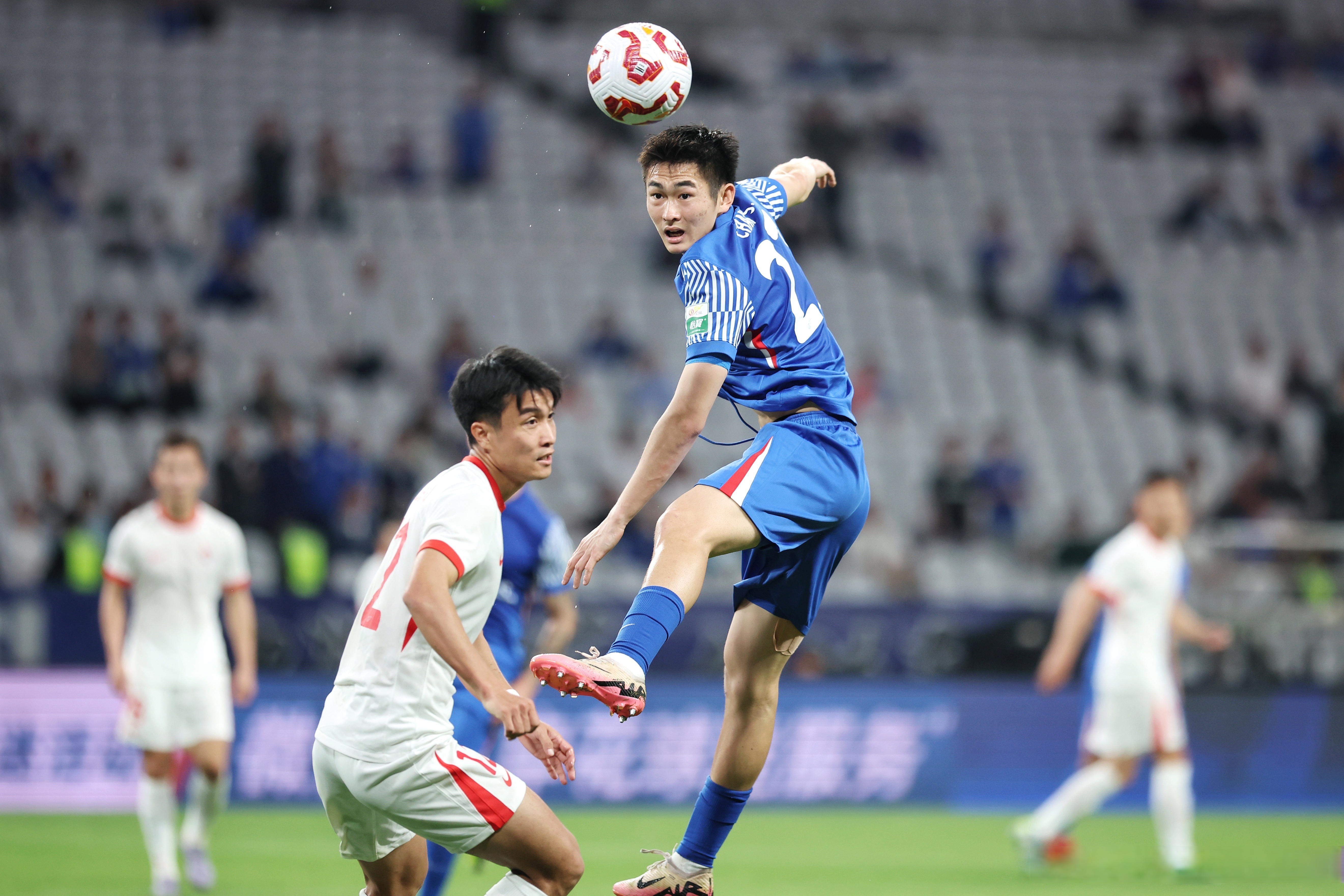 关于广州富力主场逼平上海申花，保持不败的信息