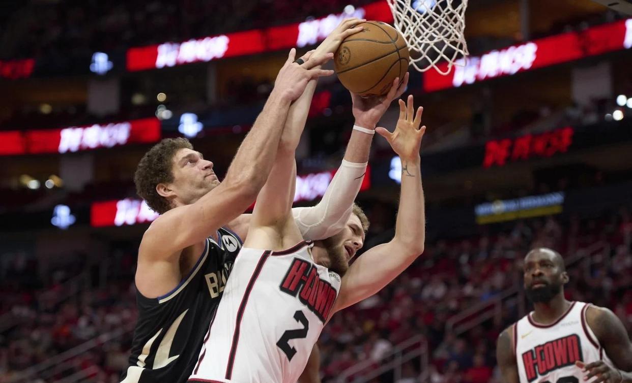 雄鹿队主教练调整球队战术,取得连胜 雄鹿队主教练调整球队战术,取得连胜