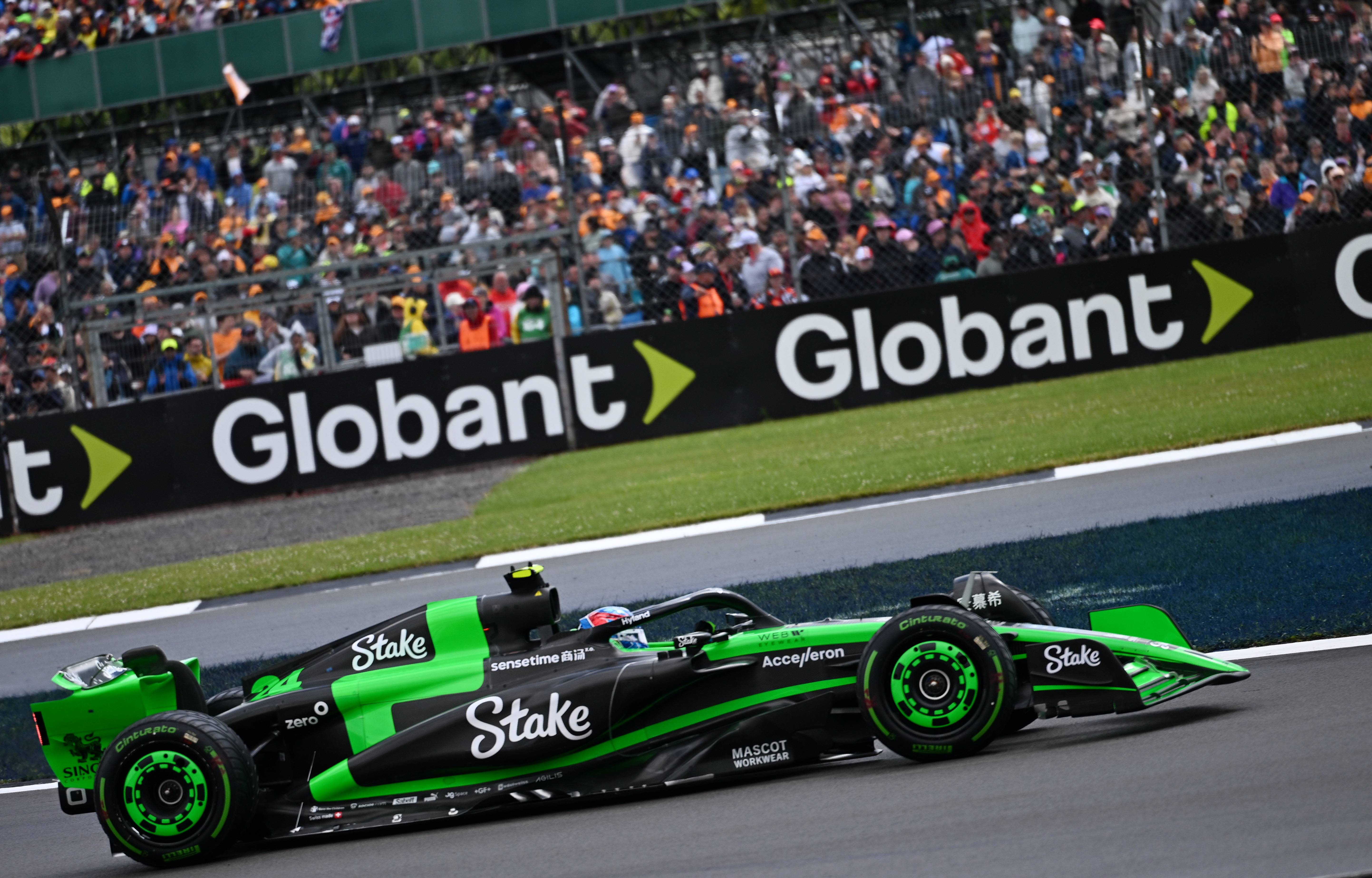 索伯车队碾压阿斯顿马丁，周冠宇关键制胜的简单介绍