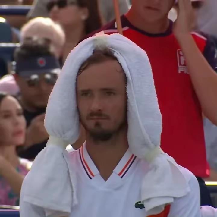 ATP总决赛逆转温网,梅德韦杰夫关键制胜 ATP总决赛逆转温网,梅德韦杰夫关键制胜