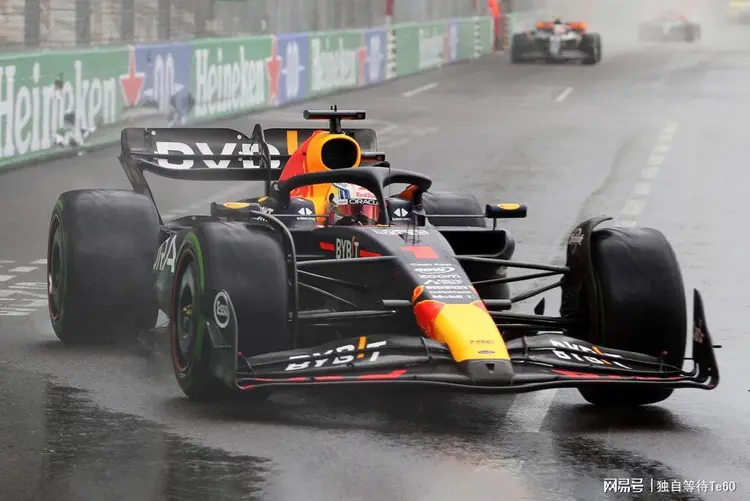 阿斯顿马丁逆转威廉姆斯,佩雷兹点燃赛场的简单介绍 阿斯顿马丁逆转威廉姆斯,佩雷兹点燃赛场的简单介绍