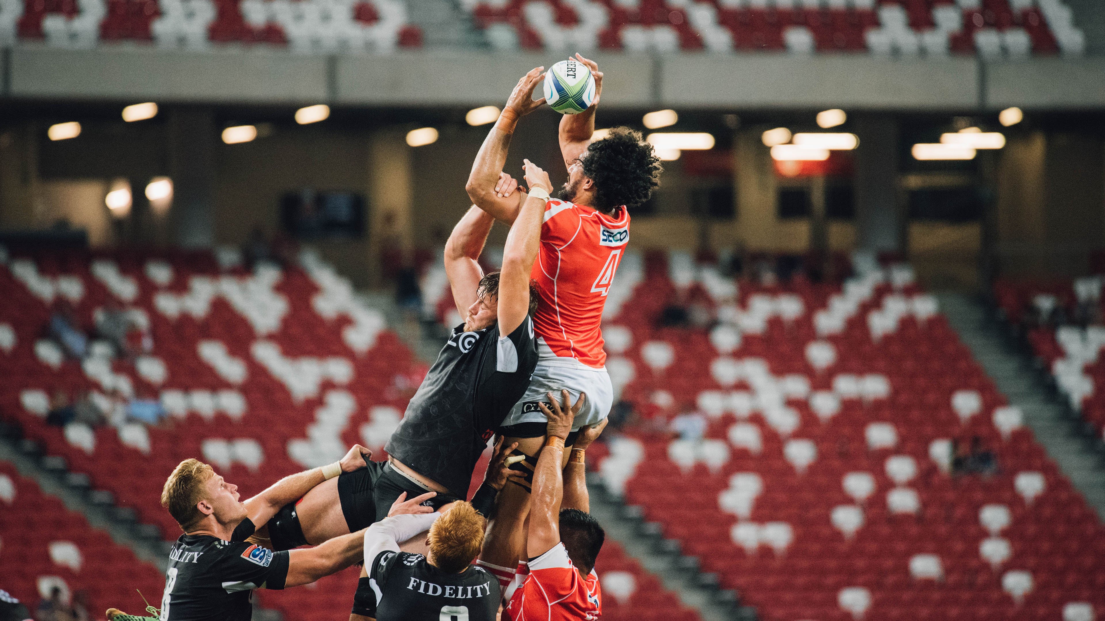 钢铁脚踝踩碎宿命，本泽马之夜，在梅罗史诗的夹缝中刻下王座